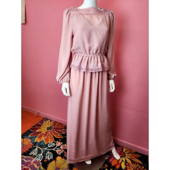 Size Small to XL | Vintage 1970's Dusty Rose 2 Piece Maxi Dress with Blouse - Picture 6 of 10